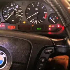 BMW E39: Objawy awarii alternatora i jak je sprawdzić