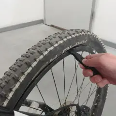 Wymiana opony w rowerze: Poradnik krok po kroku dla każdego