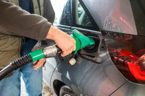 Zatankowałeś benzynę do diesla? Oto jak uratować silnik!