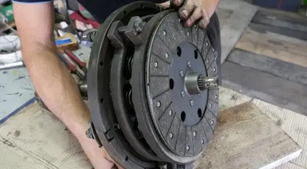 Ursus C-360: Jak wyregulować sprzęgło krok po kroku?