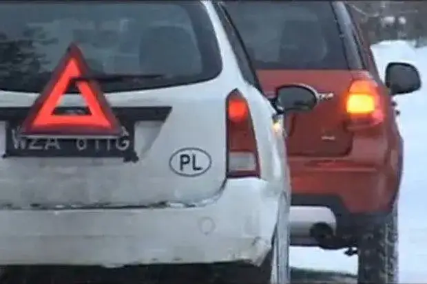 oznakowanie pojazdu holowanego tr&oacute;jkąt światła