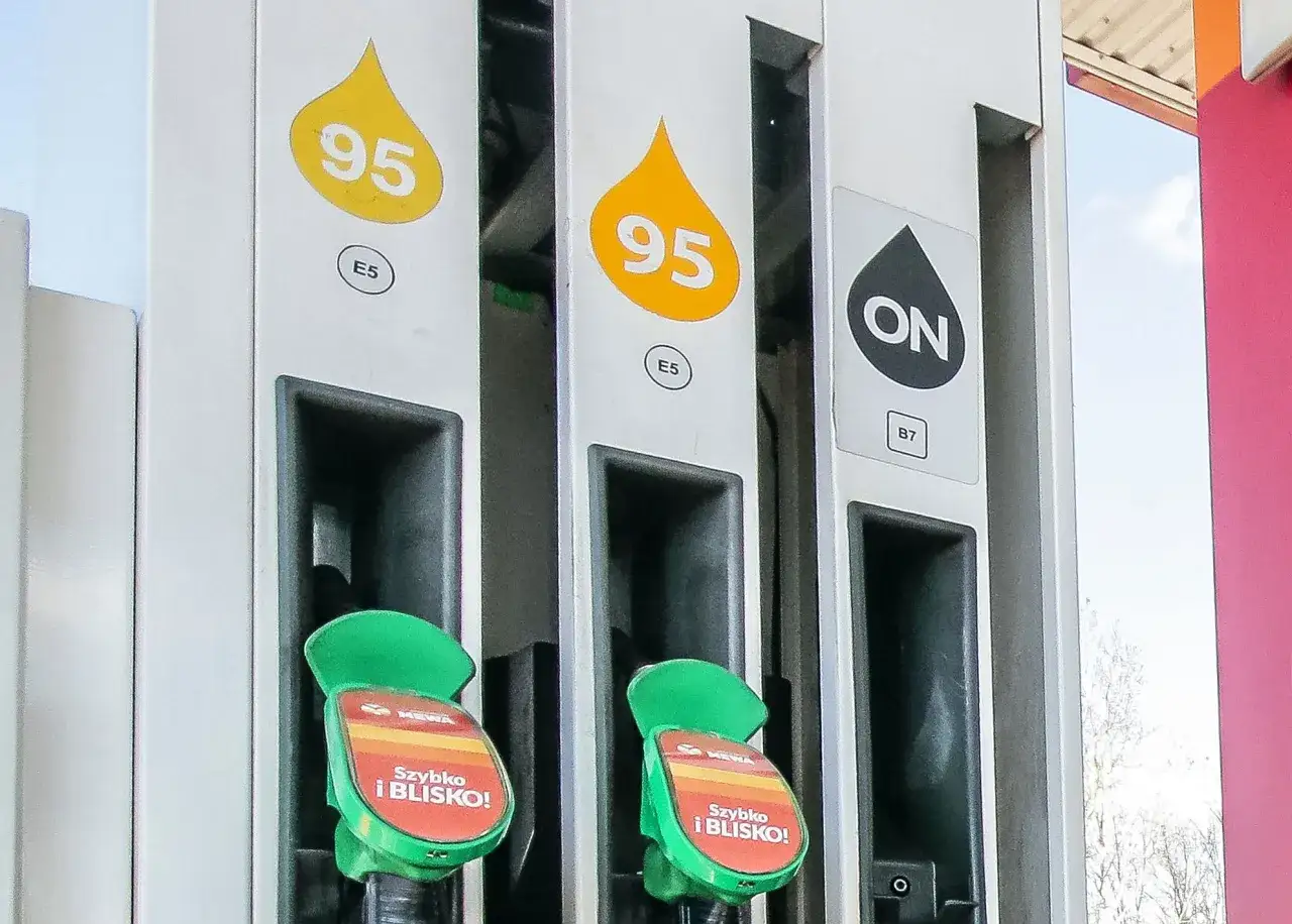 Oznaczenia paliw na stacji benzynowej w Polsce B7 B10 XTL