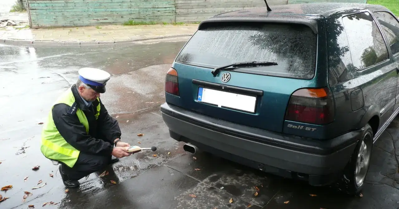 samoch&oacute;d kontrola hałasu sonometrem